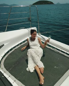 Style and Sophistication: The High-End World of Thao Nhi Le - image 9