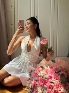 Style and Sophistication: The High-End World of Thao Nhi Le - image 5