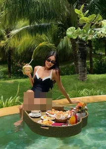 Style and Sophistication: The High-End World of Thao Nhi Le - image 8