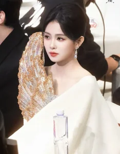 Stunning Bai Lu Visuals: The Chinese Drama Star Radiates Elegance and Glamour at Her Latest High-Profile Fashion Event Appearance - image 6