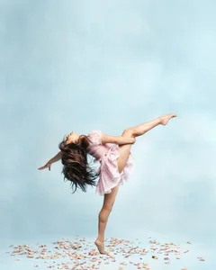 Olympic Champion Suni Lee Redefines Fashion with H'Mong Heritage and Athletic Grace - image 0