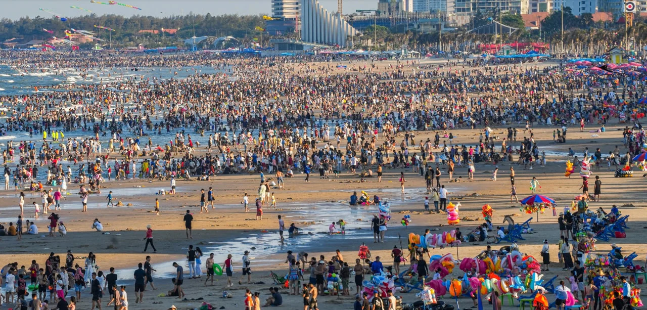 Record-Breaking Tourism Statistics: Analyzing the Massive 7-Day Holiday Travel Surge and Its Economic Impact