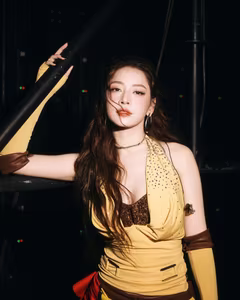 Chi Pu: What makes the Vietnamese beauty praised by Chinese media as 'most beautiful in Vietnam' so captivating? - image 6