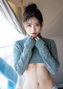 JP Chiyori Nakanishi's Radiant Charm in "Chiyori Biyori" 1st Photobook Part01: Captivating Urban Moments - image 2