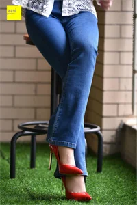 IESS 224: Guang Yan in Casual Jeans and Red Heels - image 32
