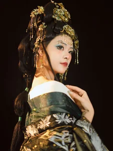 YiTuYu Art Language Vol.6699: Capturing the Playful Elegance of Xiao Xi Ya - image 9