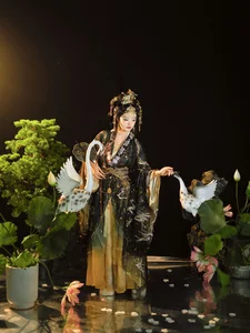 YiTuYu Art Language Vol.6699: Capturing the Playful Elegance of Xiao Xi Ya - image 10
