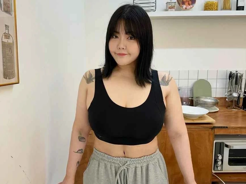Yang Soo Bin's Stunning Lingerie Transformation: From Mukbang Queen to Fitness Icon
