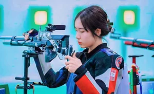 National Pride: Female Athlete Honors Independence Day in Traditional Ao Dai - image 1