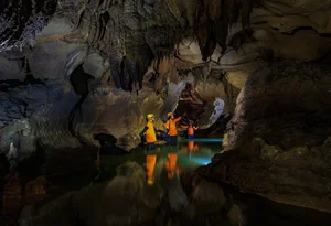 Trekking Cha Loi Cave: Discovering the Stalactite Gem of Quang Tri Province - image 0
