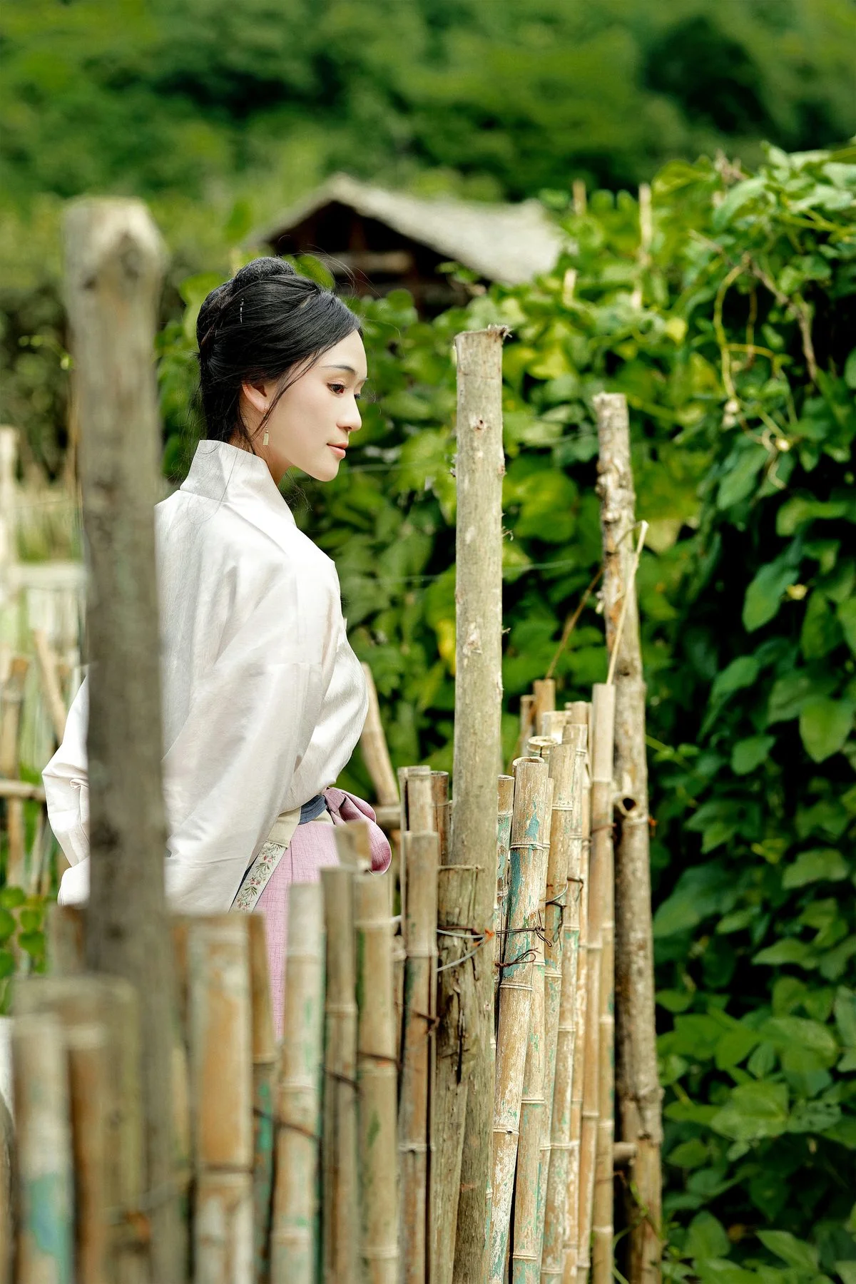 Sophisticated Visuals in Art Language Vol.4902 Featuring Chang Nian W