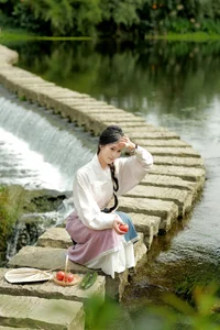 Sophisticated Visuals in Art Language Vol.4902 Featuring Chang Nian W - image 16