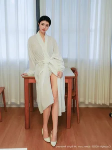 Elegant Glamour Fashion Portrait Series Featuring Lin Yue Xi Er: XiuRen No.10920 High-Resolution Aesthetic Collection - image 2