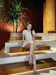 Elegant Traditional Aesthetics: The Stunning Return of Tram Anh in Backless Fashion - image 2
