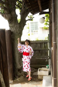 Enako Hiyori Photo Collection: Traditional Kimono and Japanese Aesthetics - image 5