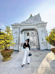 Inside Ngan Collagen’s 1,000sqm Luxury Mansion: A Masterpiece of Architecture and Opulence - image 8