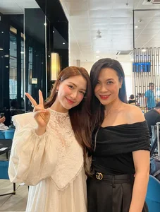 My Tam and Hoa Minzy’s Raw Camera Photos Reveal Incredible Age-Defying Beauty - image 8