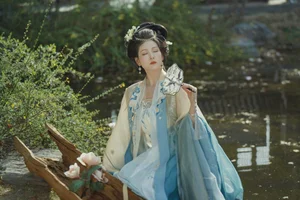 YiTuYu Art Language Vol.4219: A Visual Study of Elegance Featuring Qi Qi - image 10