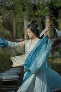 YiTuYu Art Language Vol.4219: A Visual Study of Elegance Featuring Qi Qi - image 12
