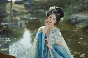 YiTuYu Art Language Vol.4219: A Visual Study of Elegance Featuring Qi Qi - image 21