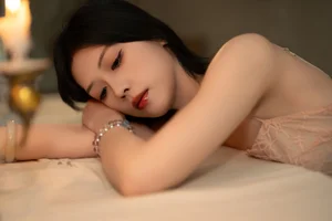 Ethereal Pink Dreams: Xiao Wai Captivates in YiTuYu Art Language Vol.9096 - image 3