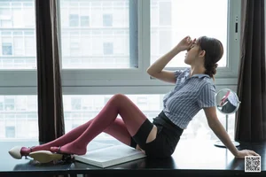 Stunning Red Silk Fashion Gallery with IESS Model Xiao Yu - image 1