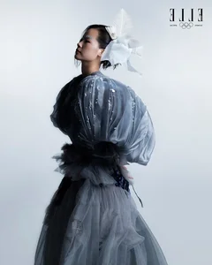 Vietnamese Badminton Star Surprises Fans with Stunning New Career as Model - image 0