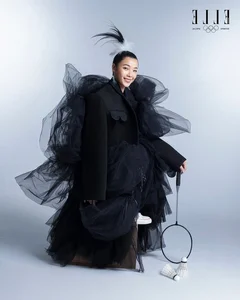 Vietnamese Badminton Star Surprises Fans with Stunning New Career as Model - image 7