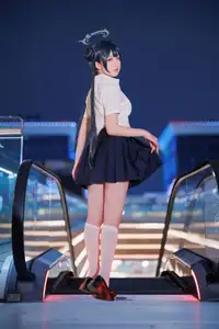 Coser Feng Jiang Jiang V as Hisaki JK: Captivating Youthful Charm in the City - image 19