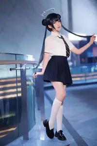 Coser Feng Jiang Jiang V as Hisaki JK: Captivating Youthful Charm in the City - image 7
