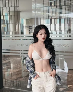 Bold Gym Fashion: How Fitness Influencers are Redefining Workout Style - image 9