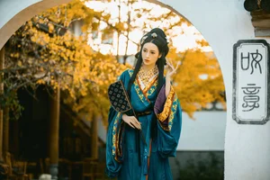 YiTuYu Art Language Vol.6573: Feminine Allure with Ran Ran - image 4