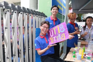 Creative and Inspiring Exam Support Signs for Students in Vietnam - image 6