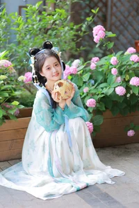 Captivating Visual Journey: Art Language Vol.4703 featuring You Er Bai Bai - image 1
