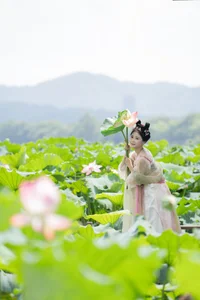 YiTuYu Art Language Vol.6037: A Deep Dive into the Sophisticated Imagery of Cheng Zi Shu - image 0