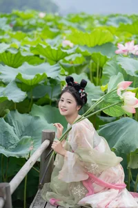 YiTuYu Art Language Vol.6037: A Deep Dive into the Sophisticated Imagery of Cheng Zi Shu - image 2