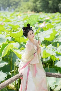 YiTuYu Art Language Vol.6037: A Deep Dive into the Sophisticated Imagery of Cheng Zi Shu - image 7
