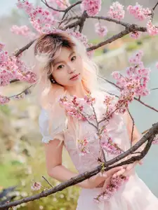 YiTuYu Art Language Vol.8665: Ten Ten's Radiant Beauty Amidst Cherry Blossoms - Captivating Spring Portrait - image 13