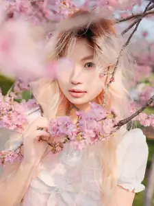 YiTuYu Art Language Vol.8665: Ten Ten's Radiant Beauty Amidst Cherry Blossoms - Captivating Spring Portrait - image 14