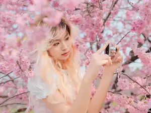 YiTuYu Art Language Vol.8665: Ten Ten's Radiant Beauty Amidst Cherry Blossoms - Captivating Spring Portrait - image 10