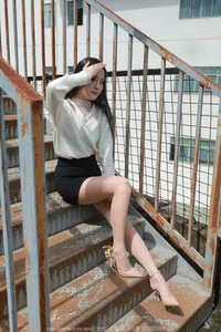 Timeless Elegance and Style: SXJ No.1991 Featuring Model Wan Ping - image 14