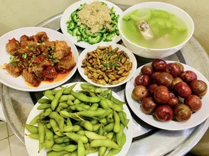 Living the Best Single Life: Cooking Gourmet Meals with Mom on a $4 Daily Budget - image 11