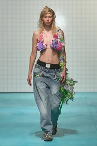Plush Toy Fever: How Stuffed Animals Became 2024's Hottest Fashion Accessory - image 2
