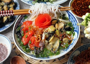 Challenging Palates: Vietnamese Dishes That Often Surprise and Divide International Travelers - image 8