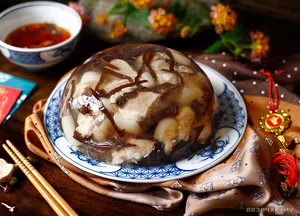 Challenging Palates: Vietnamese Dishes That Often Surprise and Divide International Travelers - image 3