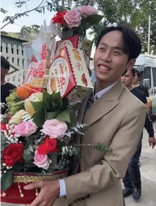 TikTok Star Pham Vinh Gets Married: Meet the Beautiful Bride of the Famous 'Gossip Neighbor' - image 4