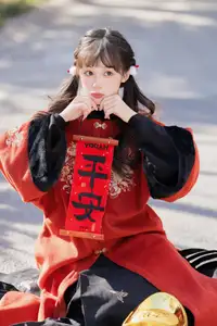 YiTuYu Art Language Vol.8539: Xia Yu Xiao Nian's Vibrant Hanfu Charm - image 4