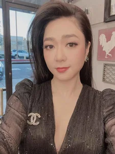 Singer Ha Thanh Xuan Embraces New Chapter with Radiant Look and Global Tour Following High-Profile Split - image 0