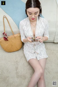 IESS High Fashion: Miao Jie in the Deep V Lace Dress - image 11