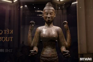 Hanoi Residents Witness Rare 7th Century Bronze Durga Statue - image 5